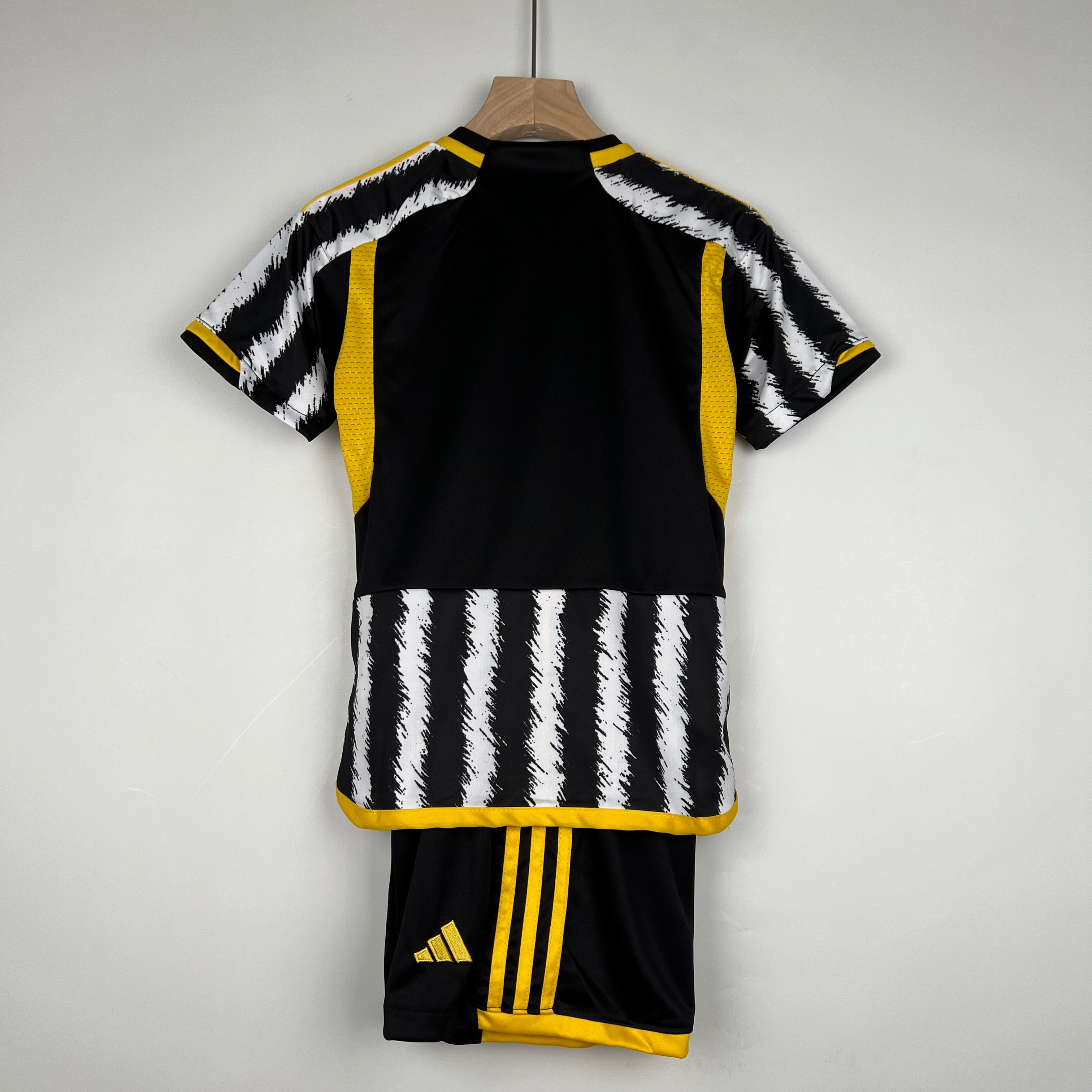 JUVENTUS I 23/24 CHILDREN'S SET