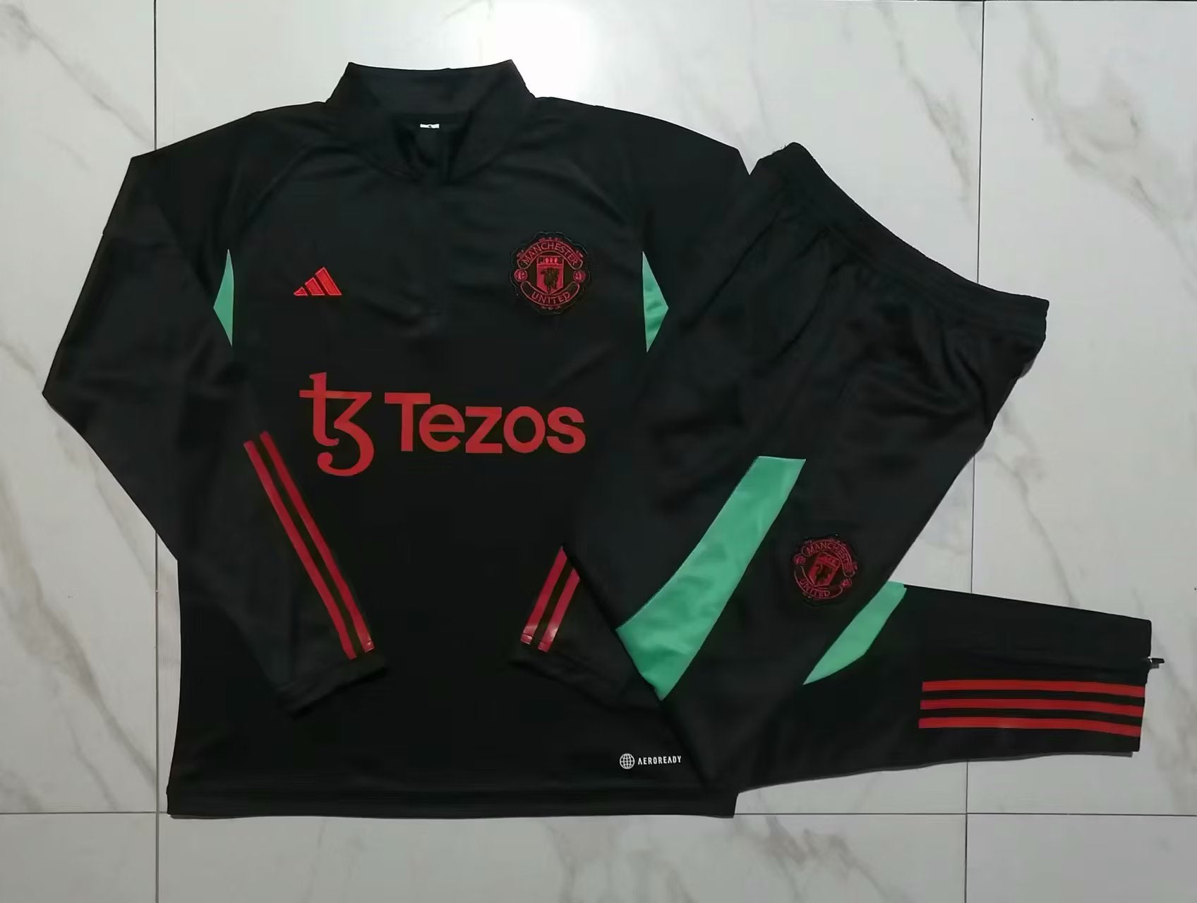 MANCHESTER UNITED TRAINING SET I 23/24 MEN